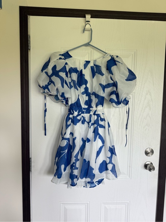 Jjs fairyland Dresses & Skirts - 2 for $30 sale: JJs Fairyland blue white abstract  floral open-back mini dress